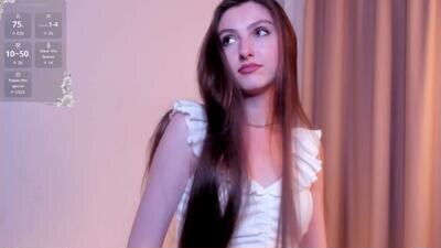 louveniahurry public webcam profile photo 3