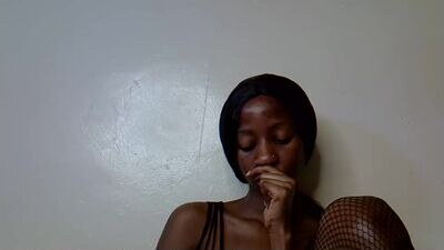 lovela_nay public webcam profile photo 2