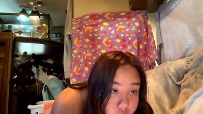 lovellly_ public webcam profile photo 2