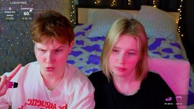 lovelygirllss public webcam profile photo 4