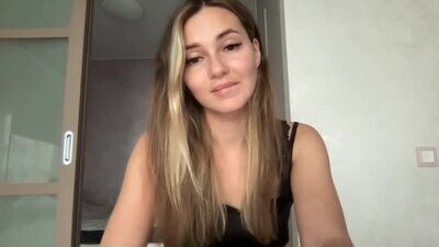 lovelyrose135 public webcam profile photo 3