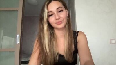 lovelyrose135 public webcam profile photo 4