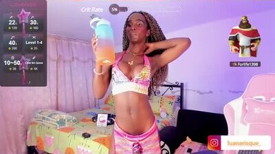 luanarisque public webcam profile photo 8
