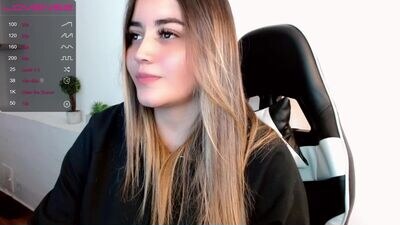 lucia_star_ public webcam profile photo 4