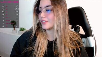 lucia_star_ public webcam profile photo 5