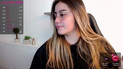 lucia_star_ public webcam profile photo 6