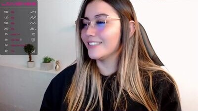 lucia_star_ public webcam profile photo 7