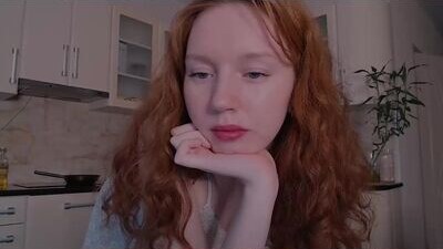 luciacoy public webcam profile photo 6