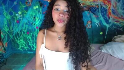 lucie_petite public webcam profile photo 2