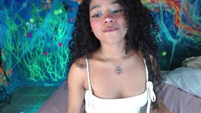 lucie_petite public webcam profile photo 3