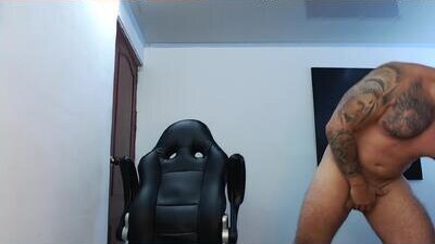 luck_grey public webcam profile photo 8