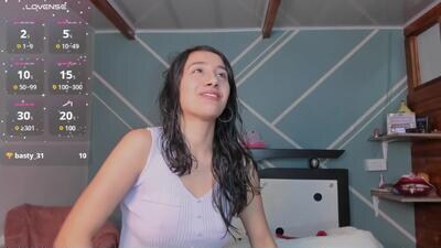 lucy_bluesea public webcam profile photo 4