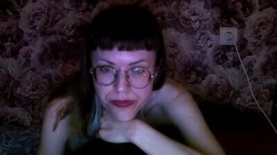 lucyahred public webcam profile photo 2