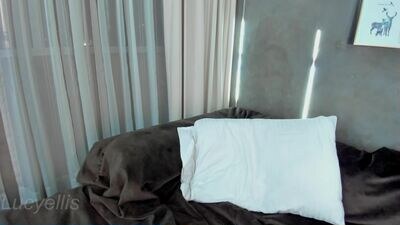 lucyellis_ public webcam profile photo 3
