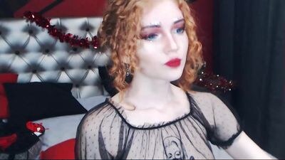 lucywarner public webcam profile photo 2