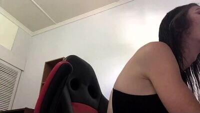 lucyylux public webcam profile photo 2