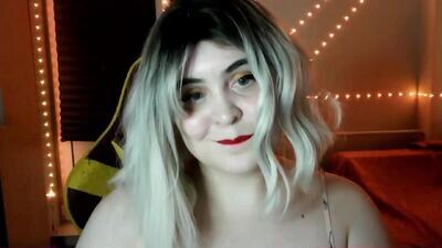 lulovia public webcam profile photo 2