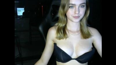 lumoore public webcam profile photo 4
