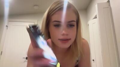 lunarose17 public webcam profile photo 3