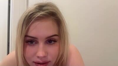 lunarose17 public webcam profile photo 5