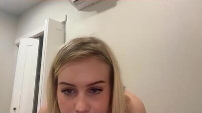 lunarose17 public webcam profile photo 6