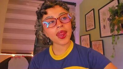 lusiana__ public webcam profile photo 3