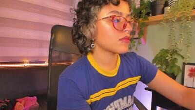 lusiana__ public webcam profile photo 4