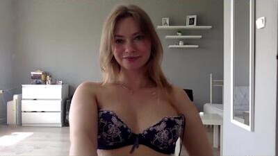 lux_millie public webcam profile photo 7
