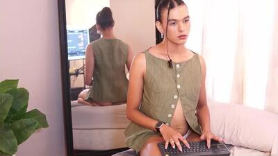 luxa_velvett public webcam profile photo 2
