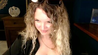 luxdonna public webcam profile photo 8