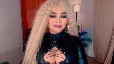 luxsasha public webcam profile photo 3