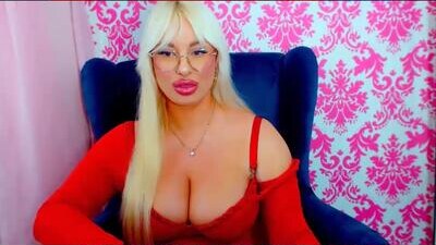 luxuriaaa public webcam profile photo 5
