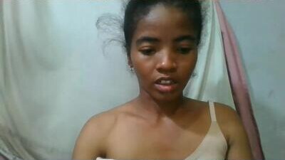 lydie856696 public webcam profile photo 5