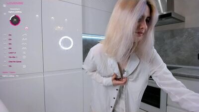 lynetteesser public webcam profile photo 7