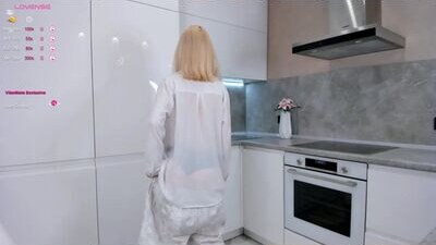 lynetteesser public webcam profile photo 8