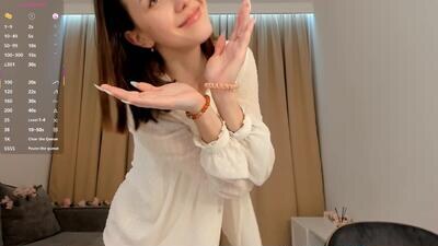 lynseyolstad public webcam profile photo 3