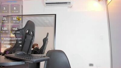 lyxi_ public webcam profile photo 8