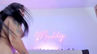 maddyparisi public webcam profile photo 3