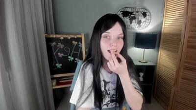 madelaines public webcam profile photo 3
