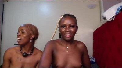 maelys_t public webcam profile photo 10