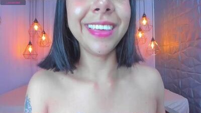 magic_oliviah public webcam profile photo 6