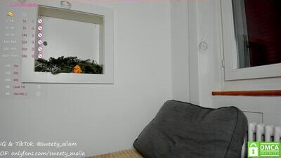 maiia_sweety public webcam profile photo 5