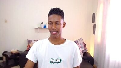 maiki18 public webcam profile photo 3