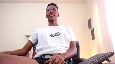 maiki18 public webcam profile photo 7