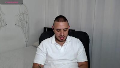 maison_xmed public webcam profile photo 3