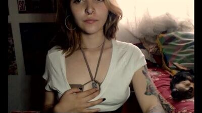 mala_kindle public webcam profile photo 3