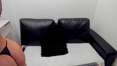 mally_s public webcam profile photo 2
