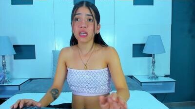 malori_velvet public webcam profile photo 8