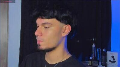 manu__05 public webcam profile photo 7