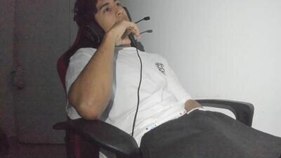 maplozox public webcam profile photo 4